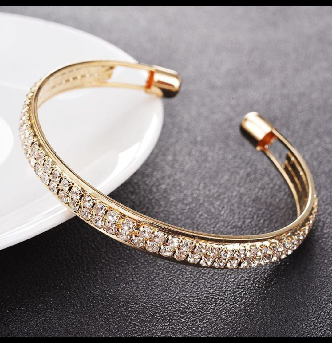 Adjustable Cuff Bracelet ( 01 piece )